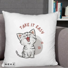 Perna Personalizata Take It Easy Cat, 40x40 cm, Alb Pufos, Husa Detasabila, Perna Inclusa, BEKZ®