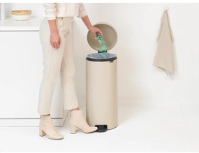 Coș de gunoi bej cu pedală din oțel 30 l NewIcon – Brabantia