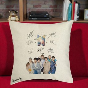 Perna Personalizata K-pop BTS Autografe Toti Membrii Fotografie, 40x40 cm, Ecru, Husa Detasabila, Perna Inclusa, BEKZ®