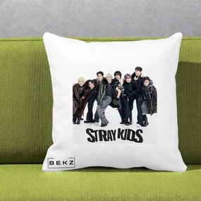 Perna Personalizata K-pop Stray Kids Outfit Negru, 40x40 cm, Alba Mata, Husa Detasabila, Perna Inclusa, BEKZ®