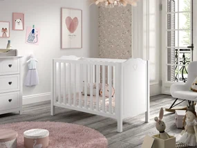 Pătuț Bebeluși AMORI, 60x120 cm, Alb (Pin Masiv și MDF), Design Romantic – Vipack