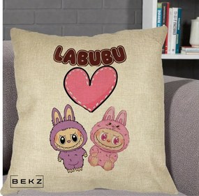 Perna Personalizata Labubu Cuplu Inima, 40x40 cm, Crem, Husa Detasabila, Perna Inclusa, BEKZ®