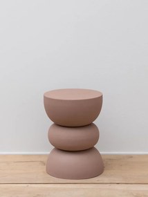 Măsuță laterală rotundă din metal, roz, sculpturală, din trei volume suprapuse, 44 x 32 cm, „Forms”