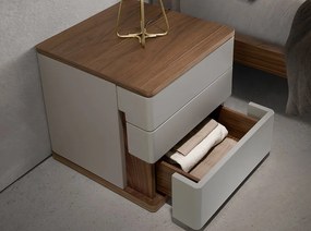 Noptiera cu 3 sertare furnir din lemn de nuc si MDF lacuit, Anna