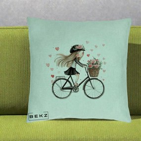 Perna Decorativa Fetita Kawaii pe Bicicleta cu Trandafiri si Inimioare, 40x40 cm, Verde Menta, Husa Detasabila, Perna Inclusa, BEKZ®