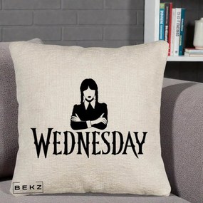 Perna Personalizata Wednesday Addams cu Brate Incrucisate, 40x40 cm, Bej Canapea, Husa Detasabila, Perna Inclusa, BEKZ®