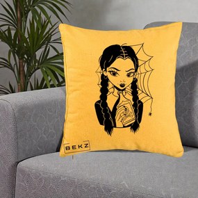 Perna Personalizata Wednesday cu Panza de Paianjen, 40x40 cm, Galben, Husa Detasabila, Perna Inclusa, BEKZ®
