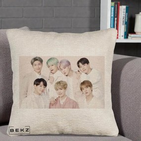 Perna Personalizata K-pop BTS Foto Grup Landscape Pastel, 40x40 cm, Bej Canapea, Husa Detasabila, Perna Inclusa, BEKZ®