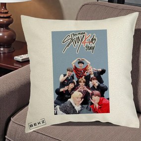 Perna Personalizata K-pop Stray Kids You Make Stray Kids Stay cu Foto Grup, 40x40 cm, Ecru, Husa Detasabila, Perna Inclusa, BEKZ®