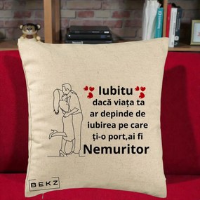 Cadou pentru Iubit - Perna Personalizata Iubitu Nemuritor cu Cuplu Line-Art si Inimi Rosii, 40x40 cm, Bej, Husa Detasabila, Perna Inclusa, BEKZ®