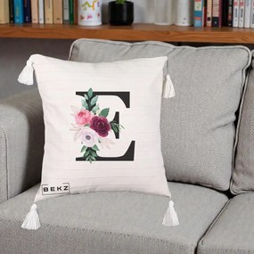 Cadou Personalizat - Perna Personalizata Monograma Florala Litera E, 40x40 cm, Bej cu Franjuri, Husa Detasabila, Perna Inclusa, BEKZ®