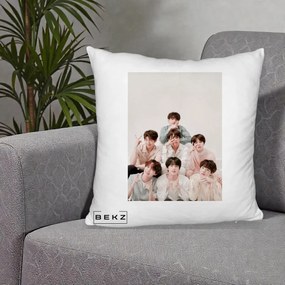 Perna Personalizata K-pop BTS Foto Grup Pastel, 40x40 cm, Alb Pufos, Husa Detasabila, Perna Inclusa, BEKZ®