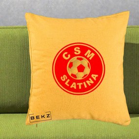 Perna Personalizata CSM Slatina Fotbal, 40x40 cm, Galben, Husa Detasabila, Perna Inclusa, BEKZ®