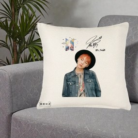 Perna Personalizata K-pop BTS Suga par Portocaliu Palarie Autograf, 40x40 cm, Crem Reliefat, Husa Detasabila, Perna Inclusa, BEKZ®