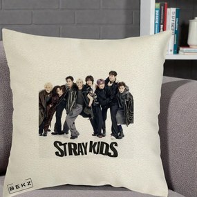 Perna Personalizata K-pop Stray Kids Outfit Negru, 40x40 cm, Ecru, Husa Detasabila, Perna Inclusa, BEKZ®