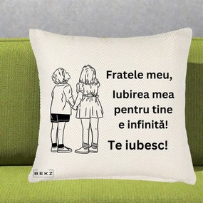Cadou pentru Frate - Perna Personalizata Fratele Meu Te Iubesc Copii Tinand Maini Line Art, 40x40 cm, Crem Reliefat, Husa Detasabila, Perna Inclusa, BEKZ®