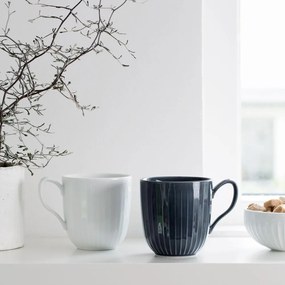 Cană din porțelan Kähler Design Hammershoi, 330 ml, albastru închis