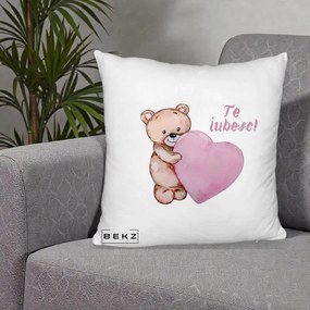Cadou Romantic - Perna Personalizata Te Iubesc Ursulet cu Inima Roz Acuarela, 40x40 cm, Alb Pufos, Husa Detasabila, Perna Inclusa, BEKZ®
