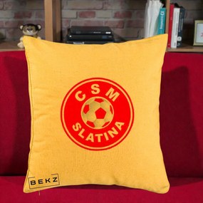 Perna Personalizata CSM Slatina Fotbal, 40x40 cm, Galben, Husa Detasabila, Perna Inclusa, BEKZ®