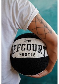Pernă decorativă din material bouclé ø 25 cm Basketball – Mioli Decor