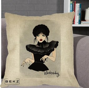 Perna Personalizata Wednesday Addams Portret Gotic, 40x40 cm, Crem, Husa Detasabila, Perna Inclusa, BEKZ®