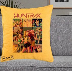 Perna Personalizata K-pop HUNTRX Colaj Animat Foto Grup, 40x40 cm, Galben, Husa Detasabila, Perna Inclusa, BEKZ®