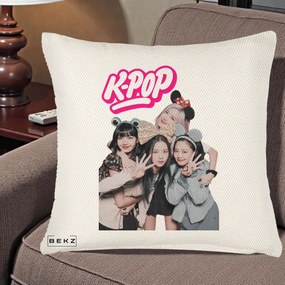 Perna Personalizata BLACKPINK K-Pop Grup Pozitii Amuzante, 40x40 cm, Crem Reliefat, Husa Detasabila, Perna Inclusa, BEKZ®