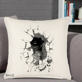 Perna Personalizata Attack on Titan Titan Crapand Zidul, 40x40 cm, Crem Reliefat, Husa Detasabila, Perna Inclusa, BEKZ®