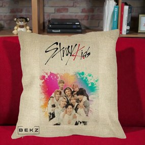 Perna Personalizata K-pop Stray Kids cu Splash Multicolor, 40x40 cm, Crem, Husa Detasabila, Perna Inclusa, BEKZ®