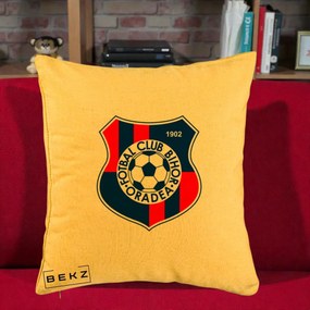 Perna Personalizata FC Bihor Oradea 1902 Fotbal, 40x40 cm, Galben, Husa Detasabila, Perna Inclusa, BEKZ®