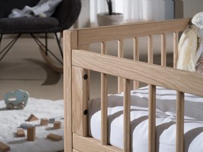 Set FORREST OAK format dintr-un Pat copii pentru copii mici (70 x 140 cm) și o comodă cu 3 sertare.
