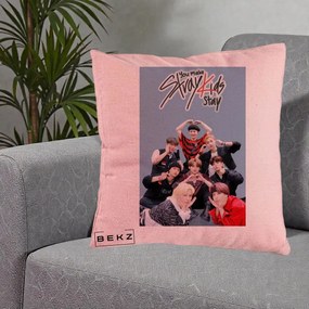Perna Personalizata K-pop Stray Kids You Make Stray Kids Stay cu Foto Grup, 40x40 cm, Roz, Husa Detasabila, Perna Inclusa, BEKZ®