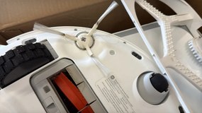 La mâna a doua: Aspirator robot Xiaomi X20+, 6000 Pa, 140 min, 0.35/4 l, Functie Mop, Statie de autogolire, Navigatie LDS, Evitarea obiectelor, Aplicatie mobila, Alb