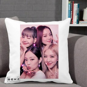 Perna Personalizata K-pop BLACKPINK Foto Grup Selfie Roz cu Glitter, 40x40 cm, Alba Mata, Husa Detasabila, Perna Inclusa, BEKZ®