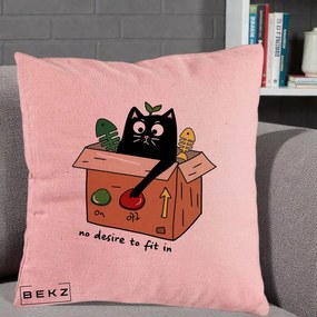 Perna Decorativa Pisica in Cutie No Desire to Fit In, 40x40 cm, Roz, Husa Detasabila, Perna Inclusa, BEKZ®