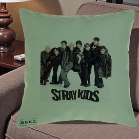 Perna Personalizata K-pop Stray Kids Outfit Negru, 40x40 cm, Verde, Husa Detasabila, Perna Inclusa, BEKZ®