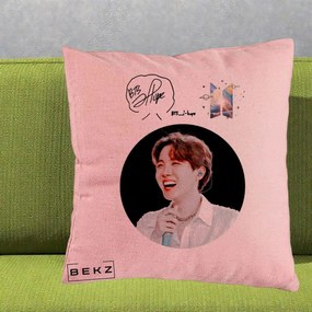 Perna Personalizata K-pop BTS J-Hope Portret cu Autograf, 40x40 cm, Roz, Husa Detasabila, Perna Inclusa, BEKZ®