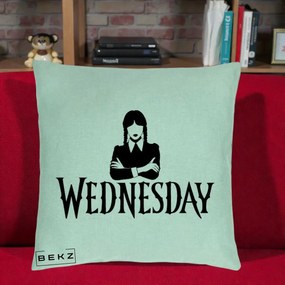 Perna Personalizata Wednesday Addams cu Brate Incrucisate, 40x40 cm, Verde Menta, Husa Detasabila, Perna Inclusa, BEKZ®