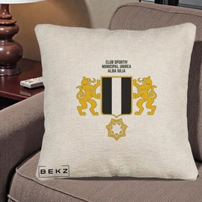 Perna Personalizata CSM Unirea Alba Iulia Fotbal, 40x40 cm, Bej Canapea, Husa Detasabila, Perna Inclusa, BEKZ®