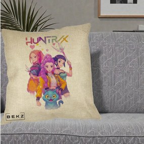 Perna Personalizata K-pop HUNTRX Trio Foto cu Pisica, 40x40 cm, Crem, Husa Detasabila, Perna Inclusa, BEKZ®