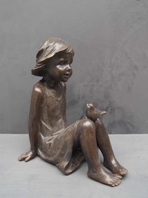 Decoratiune de masa, din rasina, copil si pasare, The toddler