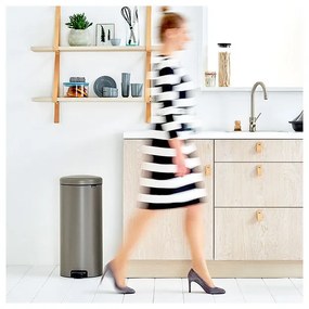 Cos cu pedala Brabantia NewIcon 649057, 30 L, Inchidere usoara, Baza antiderapanta, Gri