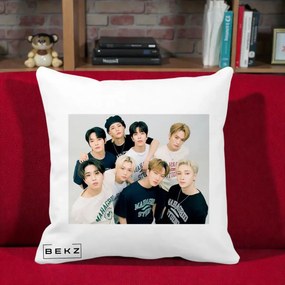 Perna Personalizata K-pop Stray Kids Foto Grup Text, 40x40 cm, Alba Mata, Husa Detasabila, Perna Inclusa, BEKZ®
