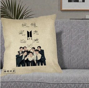 Perna Personalizata K-pop BTS Autografe Toti Membrii cu Fotografie, 40x40 cm, Crem, Husa Detasabila, Perna Inclusa, BEKZ®
