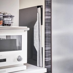 Organizator pentru suporturi de farfurii autoadeziv din metal Tower – YAMAZAKI