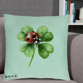 Perna Decorativa Buburuza Norocoasa pe Trifoi cu Patru Foi, 40x40 cm, Verde Menta, Husa Detasabila, Perna Inclusa, BEKZ®