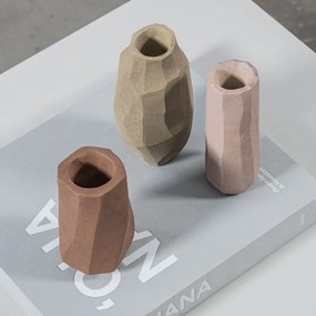 Vază roz din polirășină (înălțime 15,5 cm) Nuki – Mette Ditmer Denmark