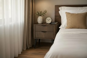 Noptieră Edrin 63 cm cu sertare - stejar dunin / negru