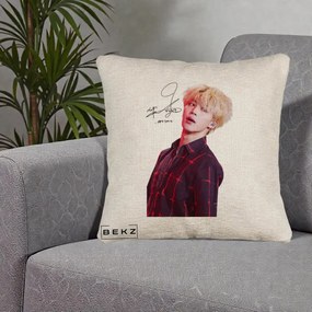 Perna Personalizata K-pop BTS Jimin Portret Artistic par Blond Autograf, 40x40 cm, Bej Canapea, Husa Detasabila, Perna Inclusa, BEKZ®