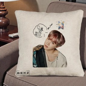 Perna Personalizata K-pop BTS J-Hope Par Roz Autograf, 40x40 cm, Bej Canapea, Husa Detasabila, Perna Inclusa, BEKZ®